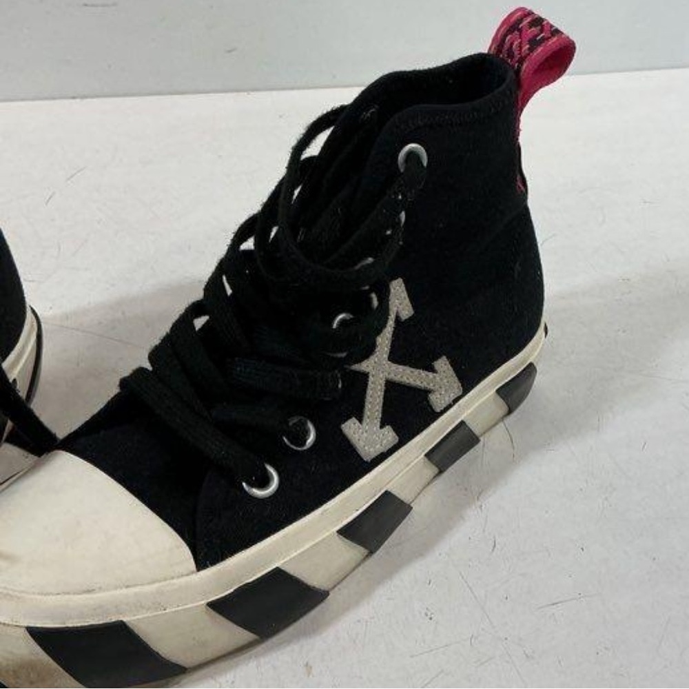 Women’s Off-White Vulc Black White Mid-Top Sneakers Size 38